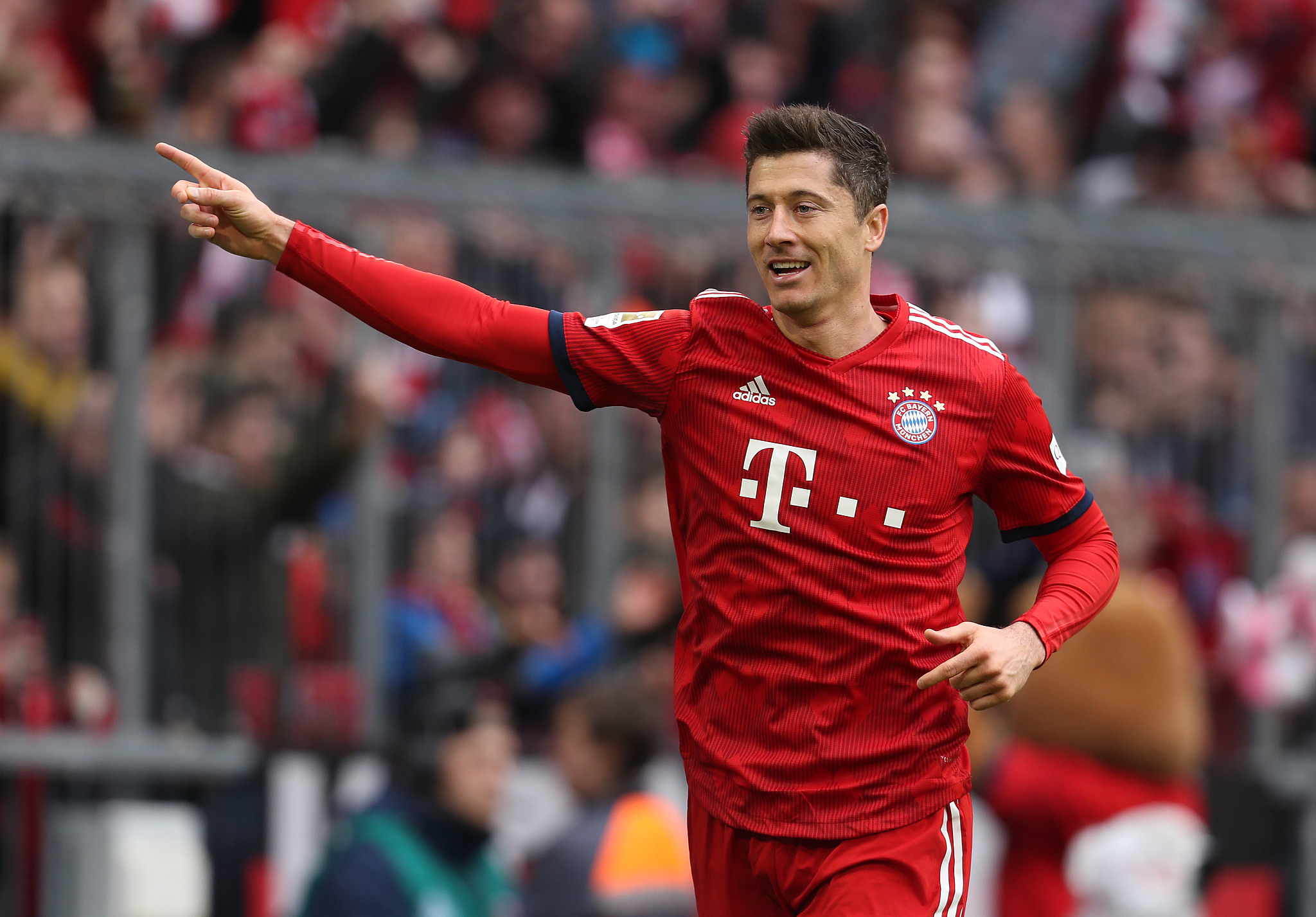 [德甲]门将扑救脱手 奥尔班门前补射破门