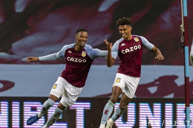上海海港3-0大胜浙江队 掌握中超争冠主动权