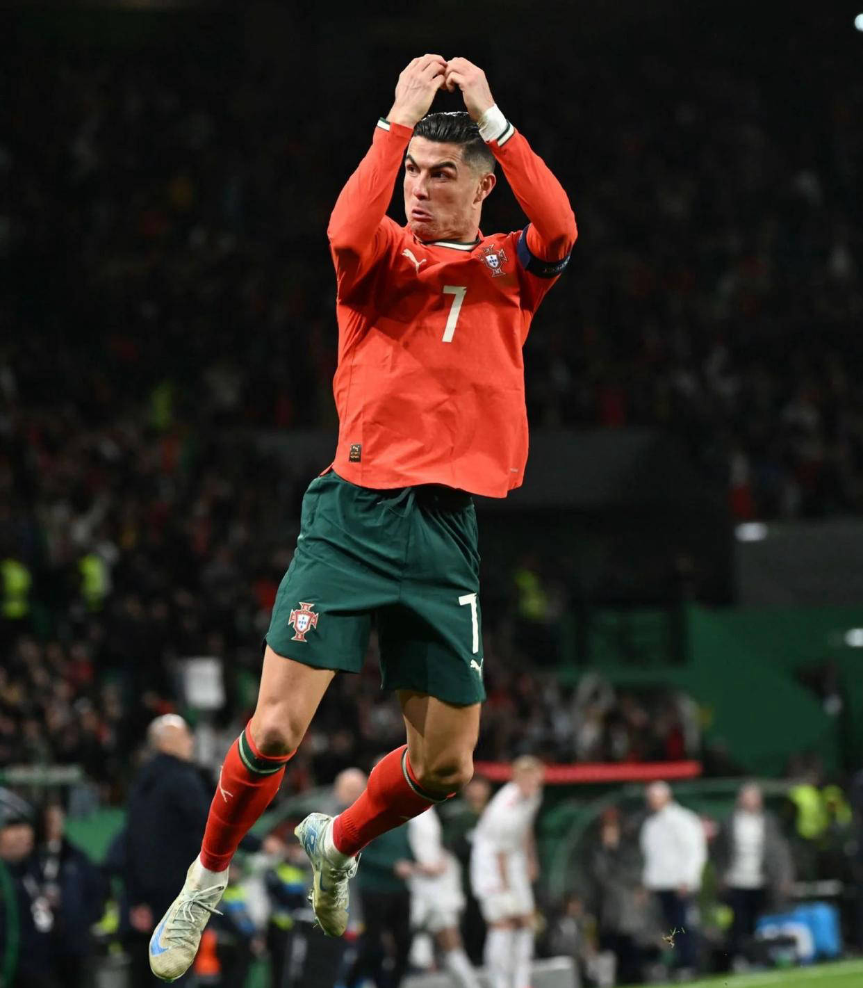 库里27+10勇士击退国王2连胜 巴特勒15+6+6德罗赞24分