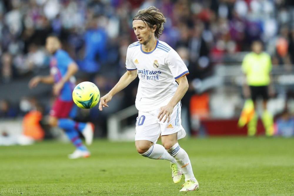 剑南春｜阿森纳0-0利物浦，布拉德利吊射中楣+伤退，红军0射正