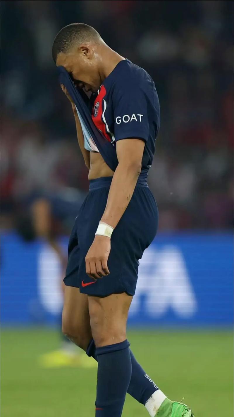 JDG赛后群访 教练：要在BP上下更多的功夫 继续改进游戏内的部分